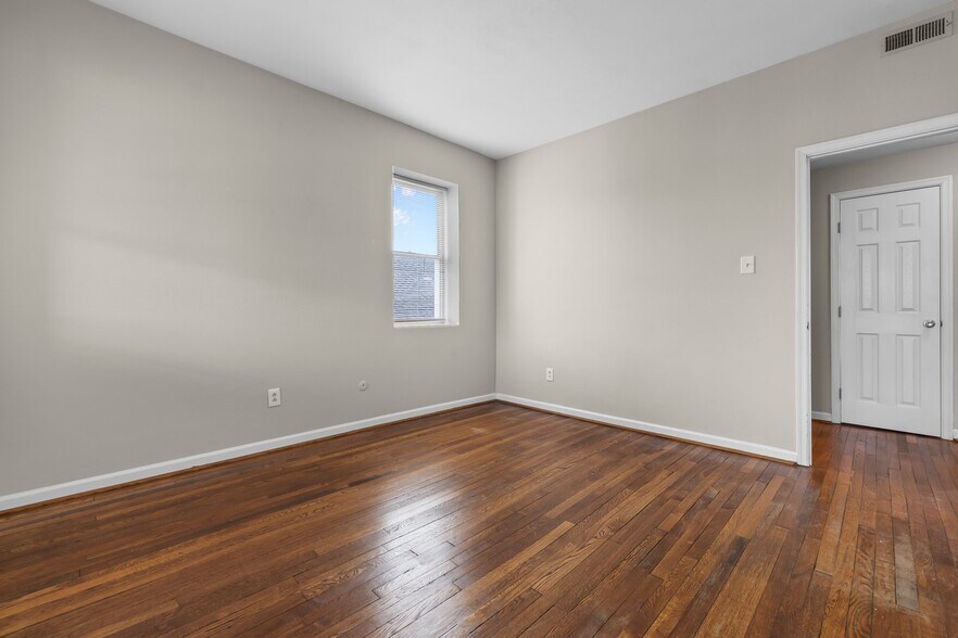 More Photos Of 625 W Princess Anne Rd, Norfolk Apartments For Sale