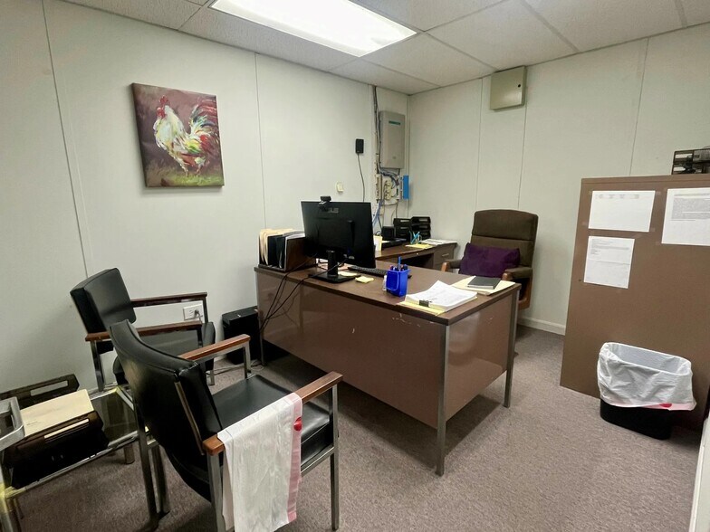 More Photos Of 931 SW 5th St, Oklahoma City Warehouse For Lease