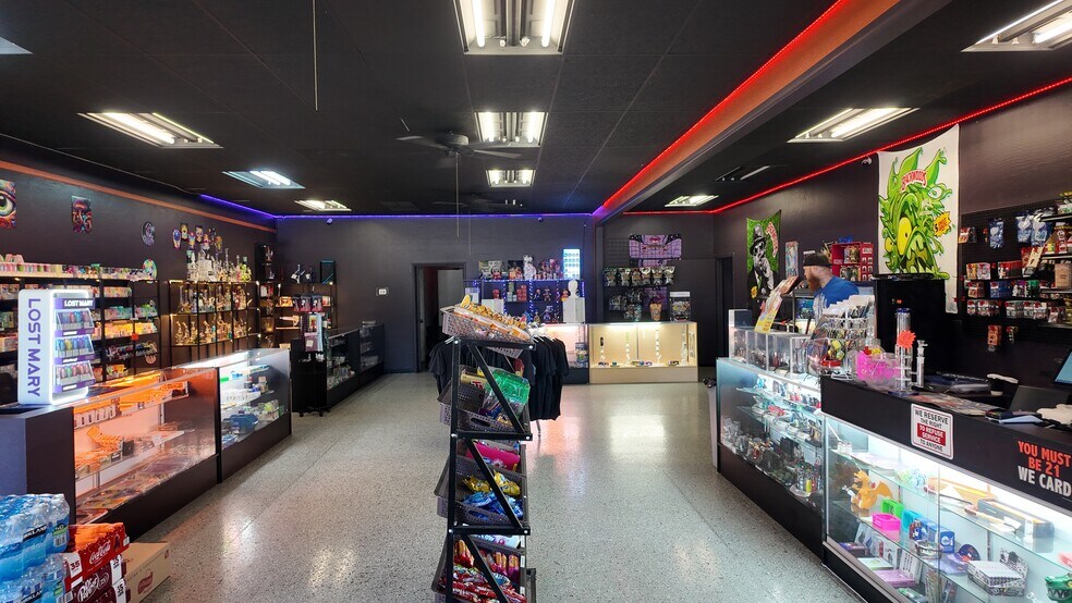 More Photos Of N 12426-12452 Dr, Phoenix General Retail For Sale