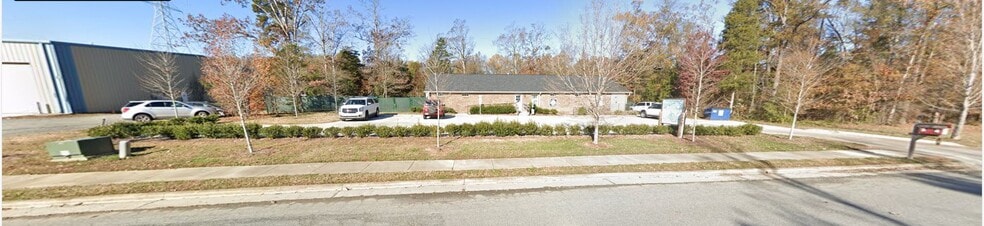 Primary Photo Of 4015 Fawnbrooke Dr, Indian Trail Veterinarian Kennel For Sale