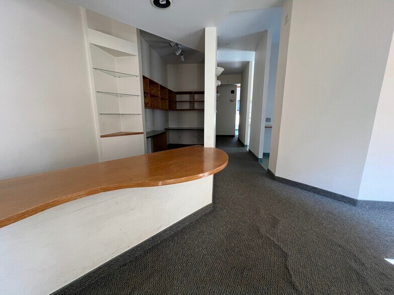 More Photos Of 301 Bainbridge St, Philadelphia Storefront Retail Residential For Lease