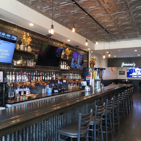 More Photos Of 139 E Walnut St, Oglesby Restaurant For Sale