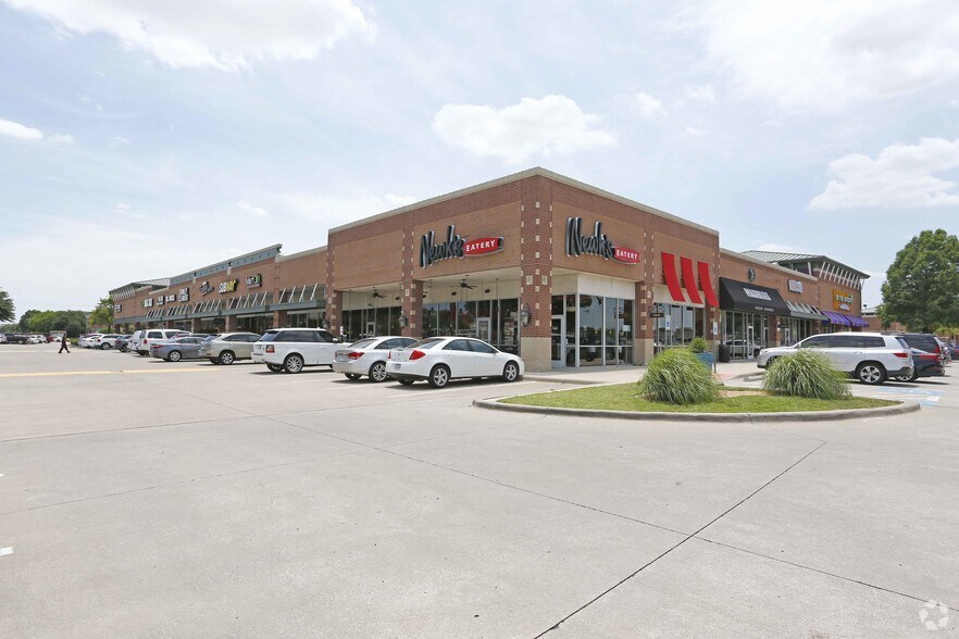 More Photos Of 5960-5976 W Parker Rd, Plano Unknown For Lease