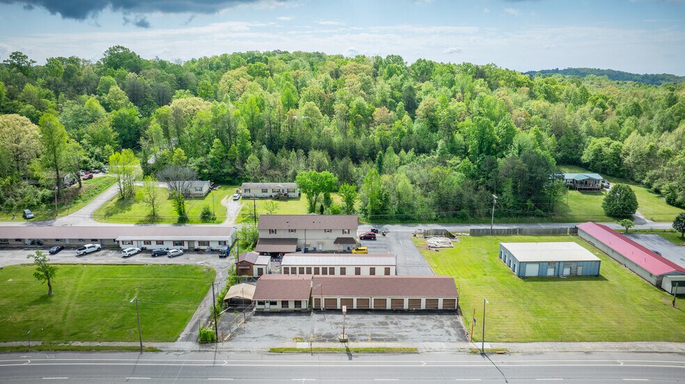 More Photos Of 570 S Gateway Ave, Rockwood Industrial For Sale
