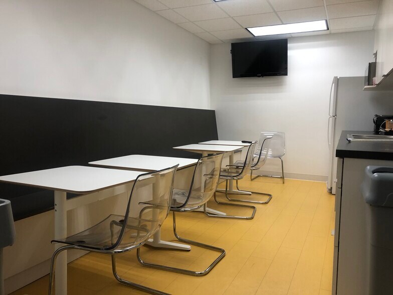 More Photos Of 7900 Tanners Gate Ln, Florence Office For Lease