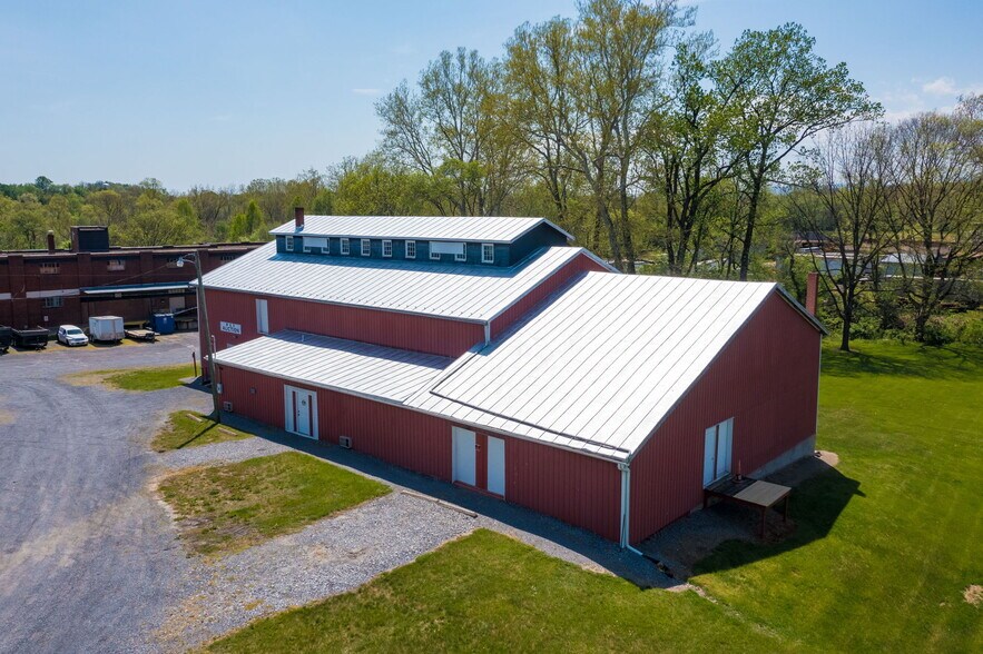 More Photos Of 180 Hollar Circle, Timberville Warehouse For Sale