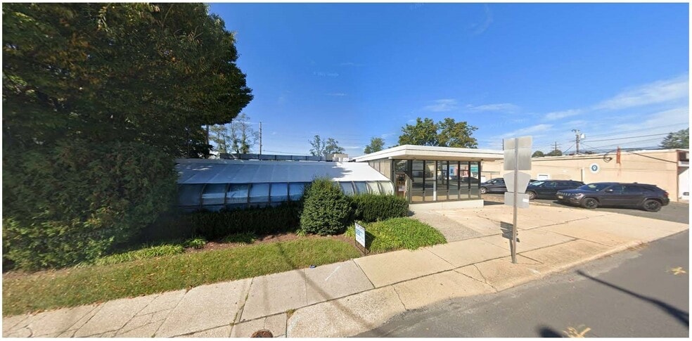 More Photos Of 15 Lewis St, Eatontown Office For Sale
