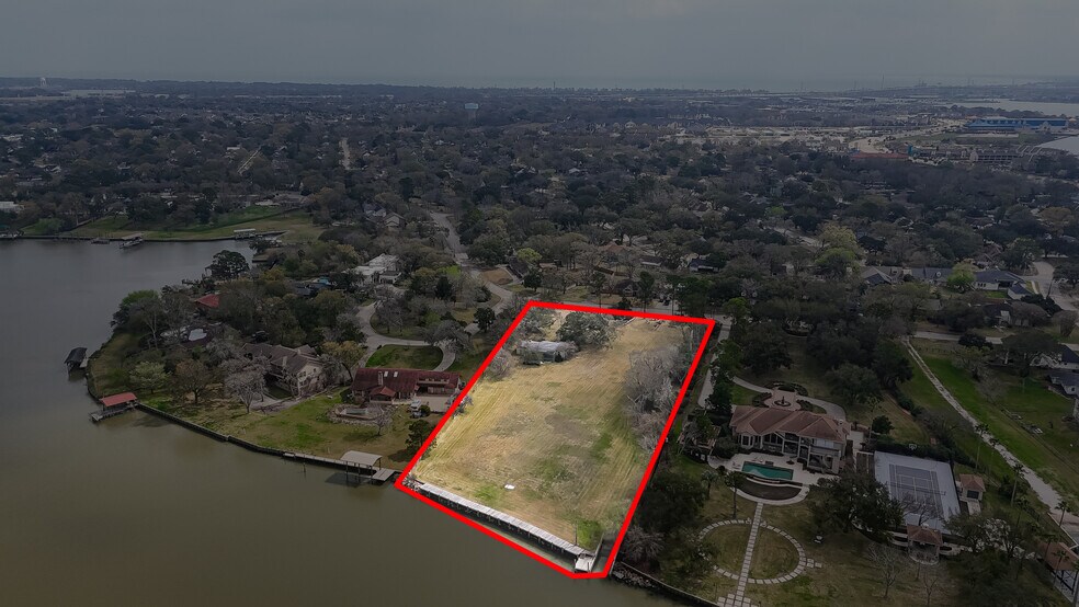 More Photos Of 205 Lakeshore Dr, Seabrook Land For Sale