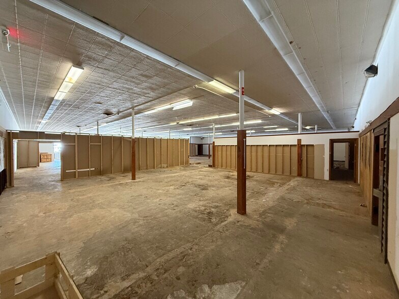 More Photos Of 98 Main St, Westerly General Retail For Lease