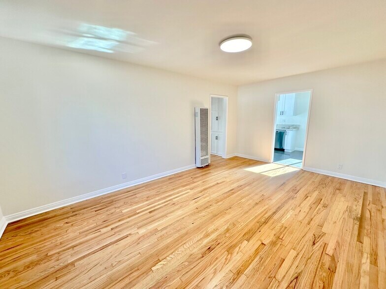 More Photos Of 10720 Charnock Rd, Los Angeles Multifamily For Sale