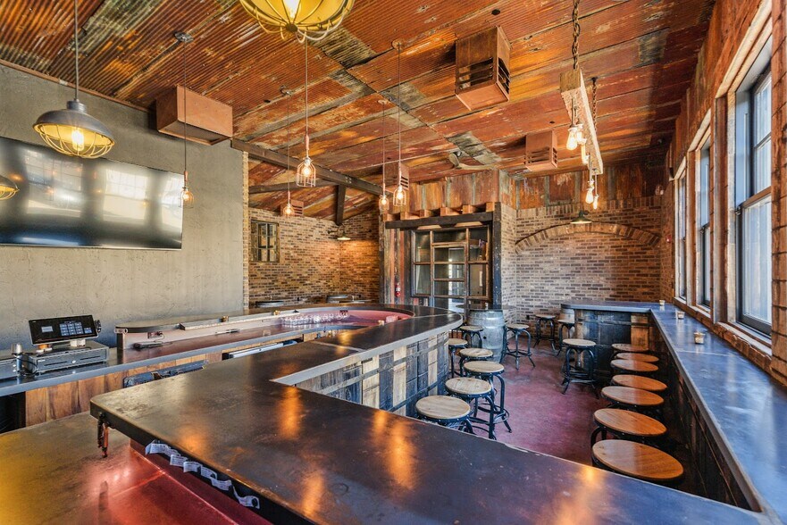 More Photos Of 208 S Green St, Sonora Restaurant For Sale