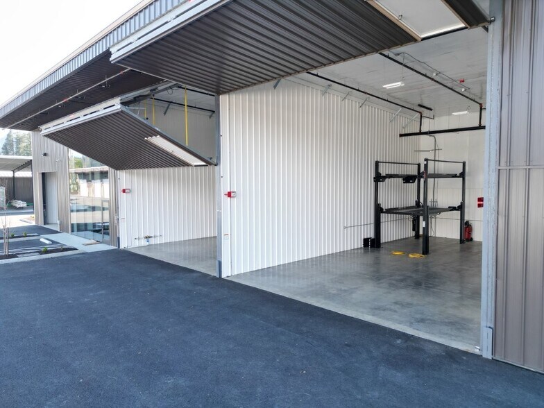 More Photos Of 2024 Farman St N, Enumclaw Distribution For Lease