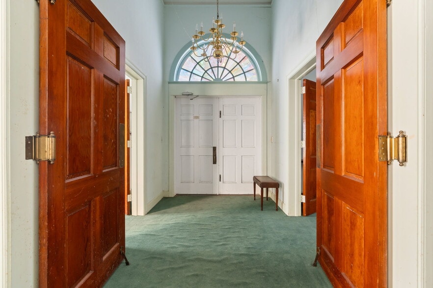 More Photos Of 171 Valley St, Centreville Flex For Sale