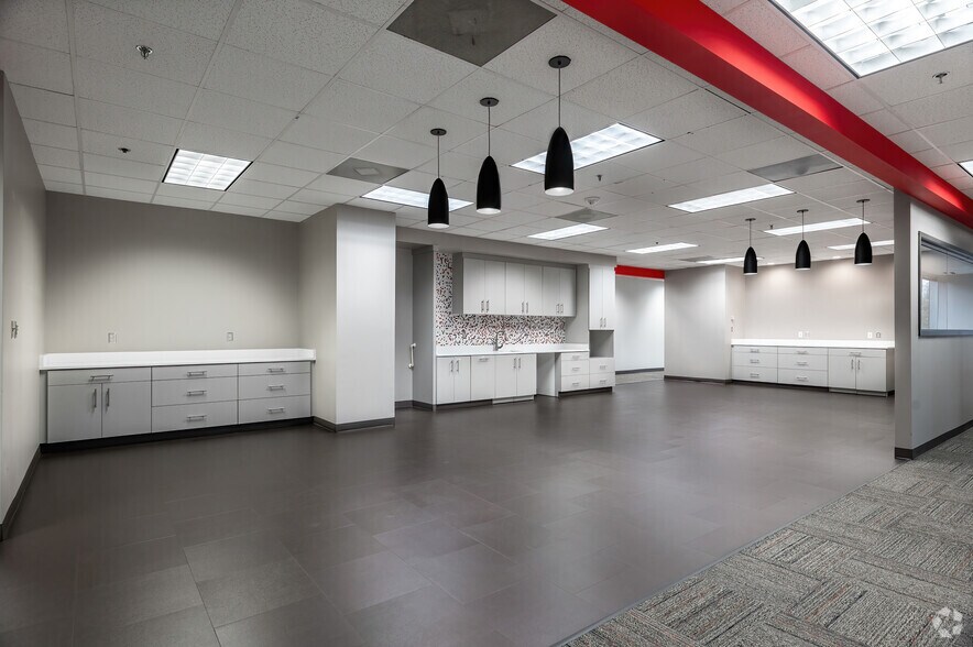 More Photos Of 7501 Boulder View Dr, North Chesterfield Unknown For Lease