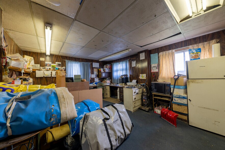 More Photos Of 40 Jennmar Dr, Reedsville Distribution For Sale