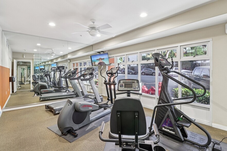 More Photos Of 1501 India St, San Diego Apartments For Sale