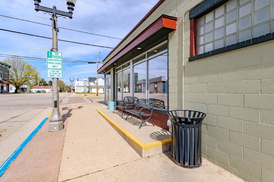More Photos Of 234 Cedar St, Tigerton Supermarket For Sale