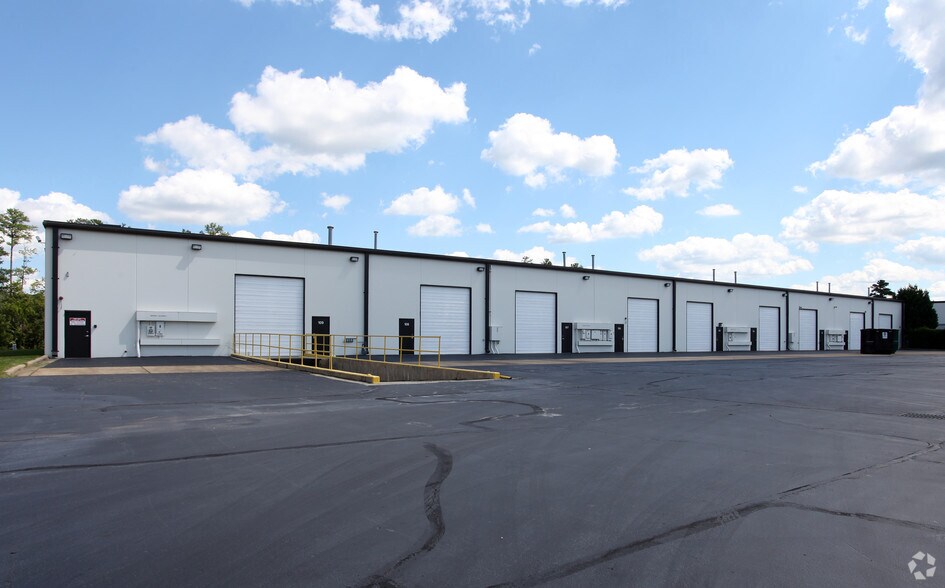 More Photos Of 2401 Brentwood Rd, Raleigh Light Distribution For Lease