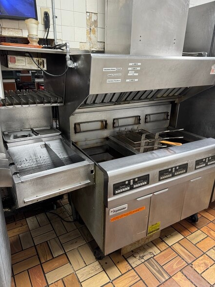 More Photos Of 5212 Silver Star Rd, Orlando Fast Food For Lease