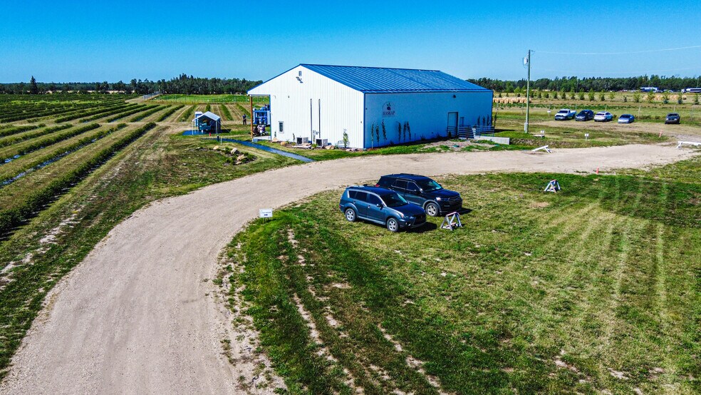 More Photos Of 705068 82 -1, Wembley General Retail For Sale