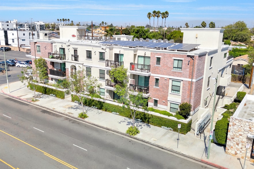 More Photos Of 10455 Magnolia Blvd, North Hollywood Apartments For Sale