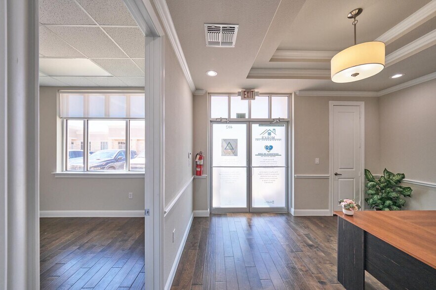 More Photos Of 3900 S Stonebridge Dr, McKinney Office Residential For Lease