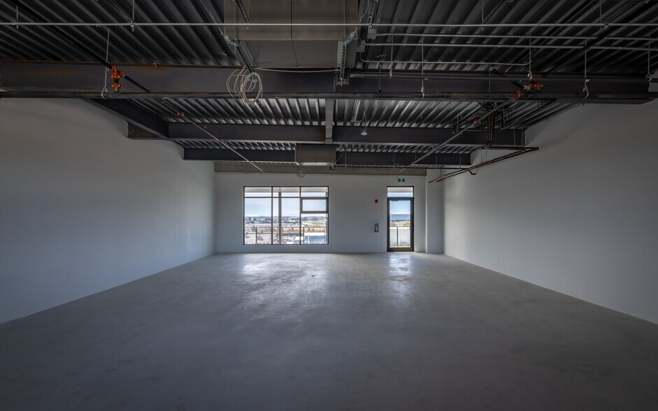 More Photos Of 1568 W 75th Ave, Vancouver Light Distribution For Sale