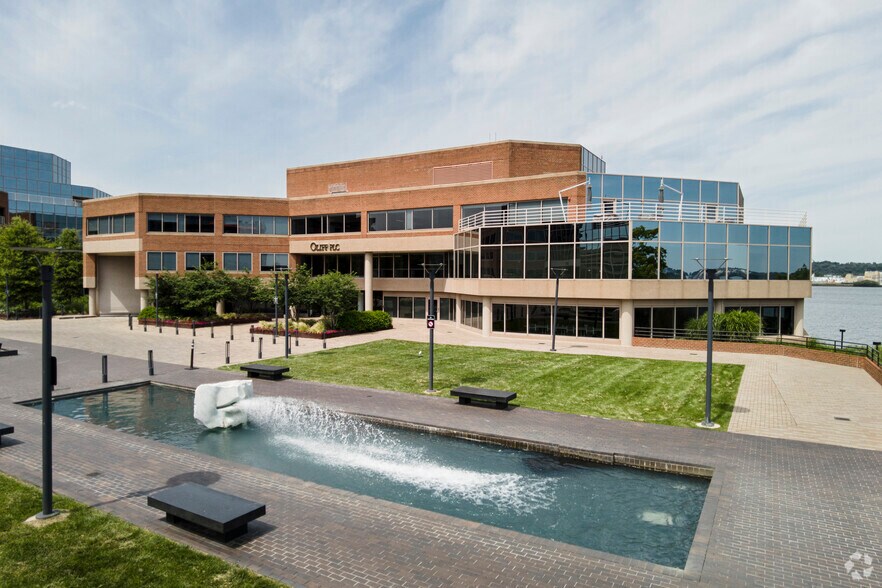 Primary Photo Of 11 Canal Center Plz, Alexandria Office For Lease