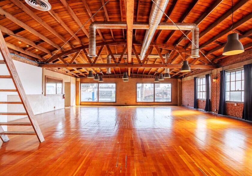 More Photos Of 2121 W Sunset Blvd, Los Angeles Storefront Retail Office For Lease