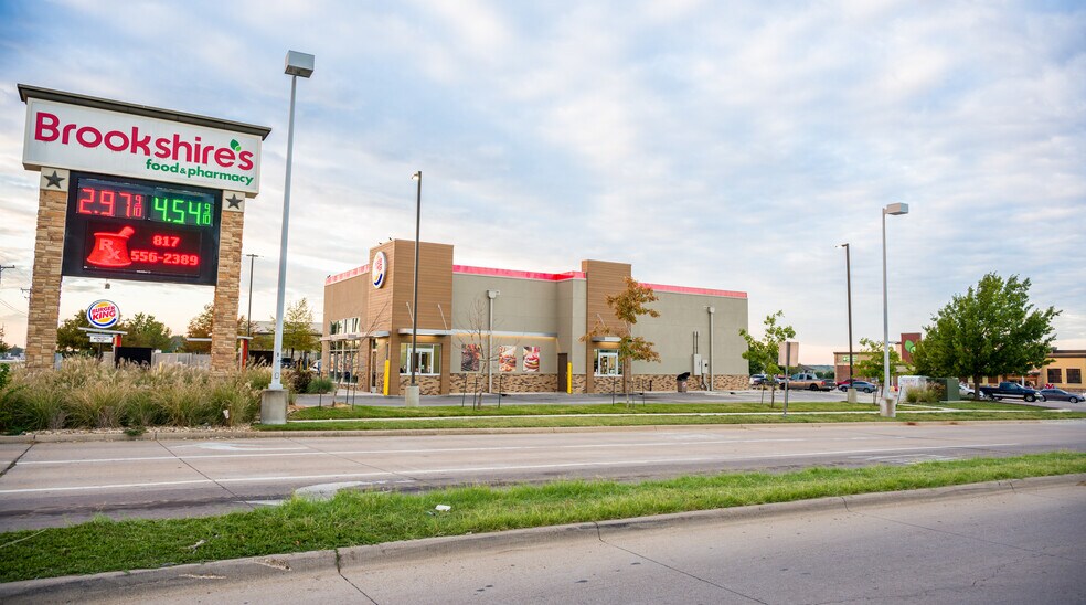 More Photos Of 997 Joshua Station St, Joshua General Retail For Sale