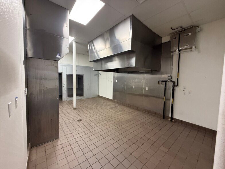 More Photos Of 1588 1/2-1596 Saint Nicholas Ave, New York Storefront For Lease
