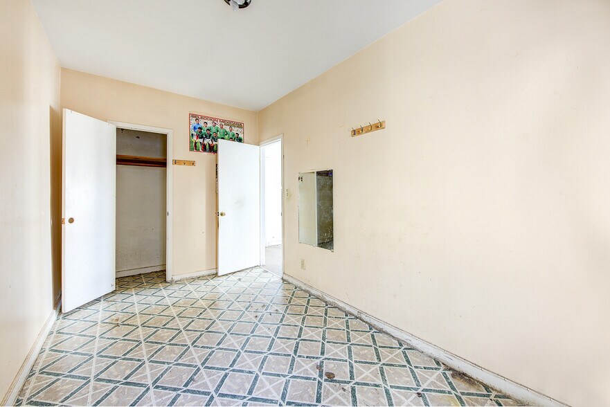 More Photos Of 1701 Gates Ave, Ridgewood Apartments For Sale