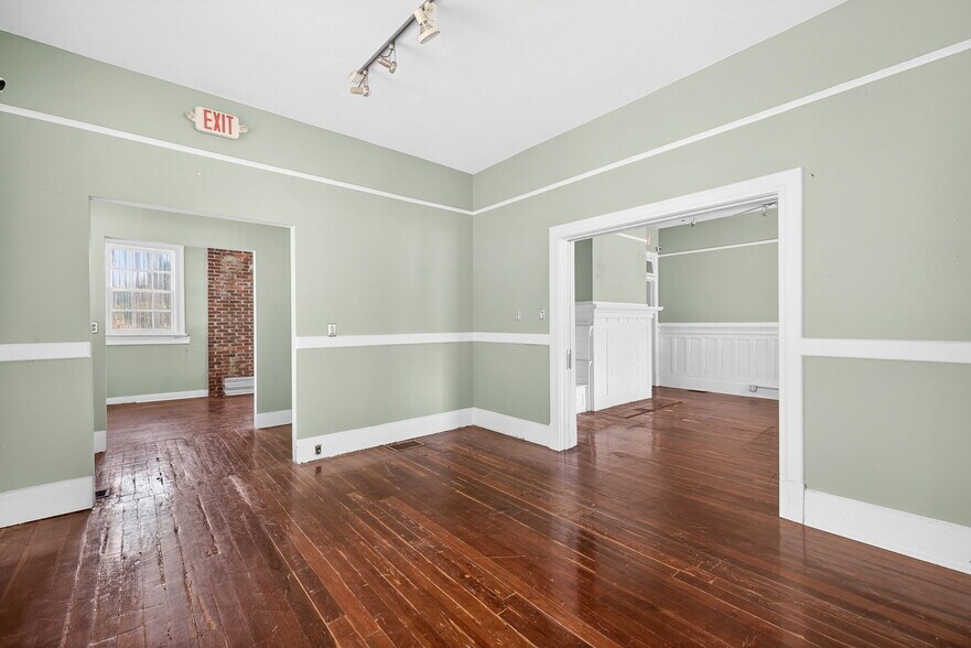 More Photos Of 1793 Fowler St, Fort Myers Freestanding For Sale