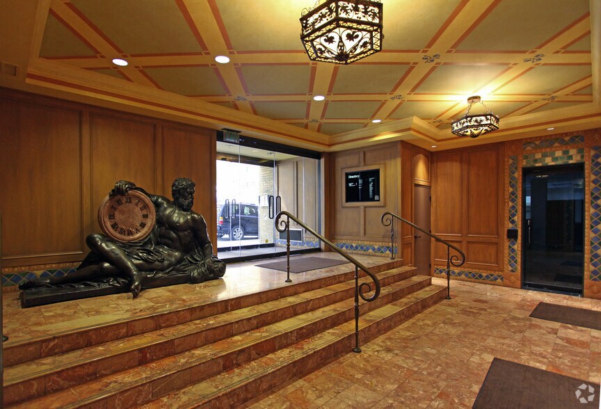 More Photos Of 601-605 W 47th St, Kansas City Office For Lease