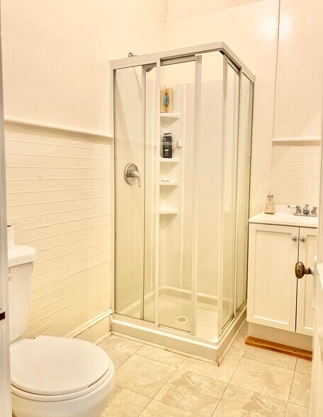 More Photos Of 5904 Harford Rd, Baltimore Office Residential For Sale