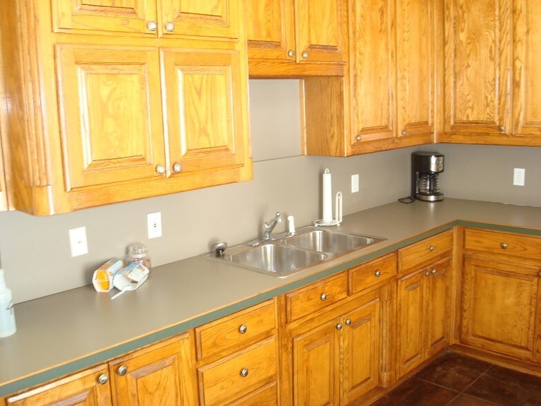 More Photos Of 10201 E Bankhead Hwy, Aledo Office For Lease