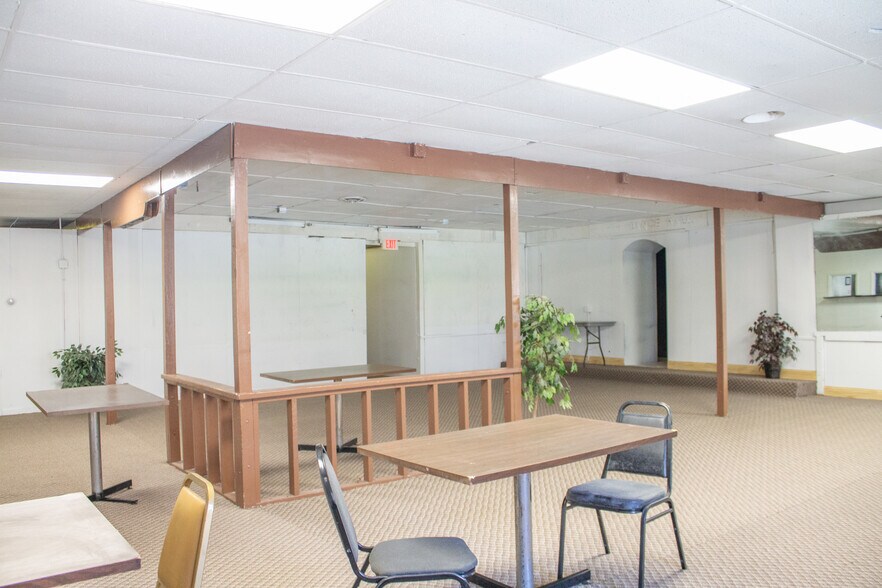 More Photos Of 2303 Mecklenburg Rd, Ithaca Sports And Entertainment For Sale