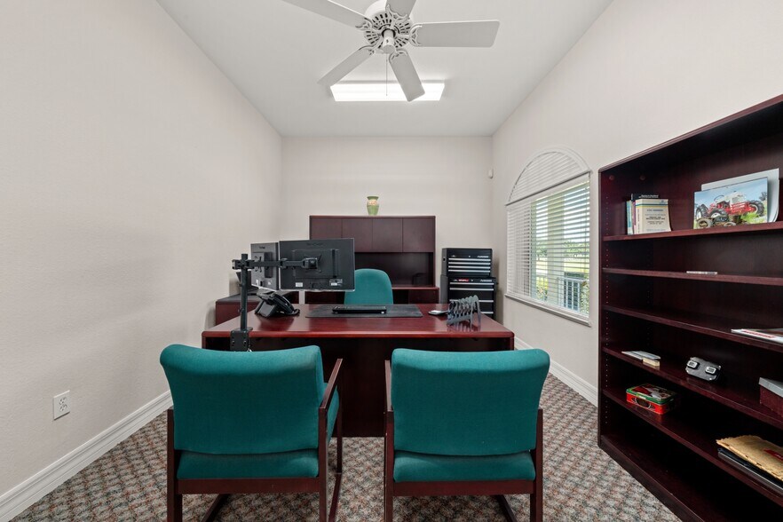 More Photos Of 405 W Interlake Blvd, Lake Placid Office For Sale