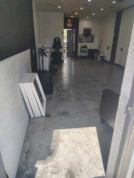 More Photos Of 556 N Arizona Ave, Chandler Storefront For Sale