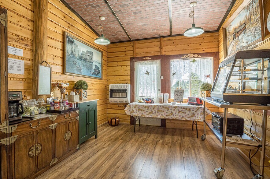 More Photos Of 21221 Baron Lake Dr, Cedaredge Hotel For Sale