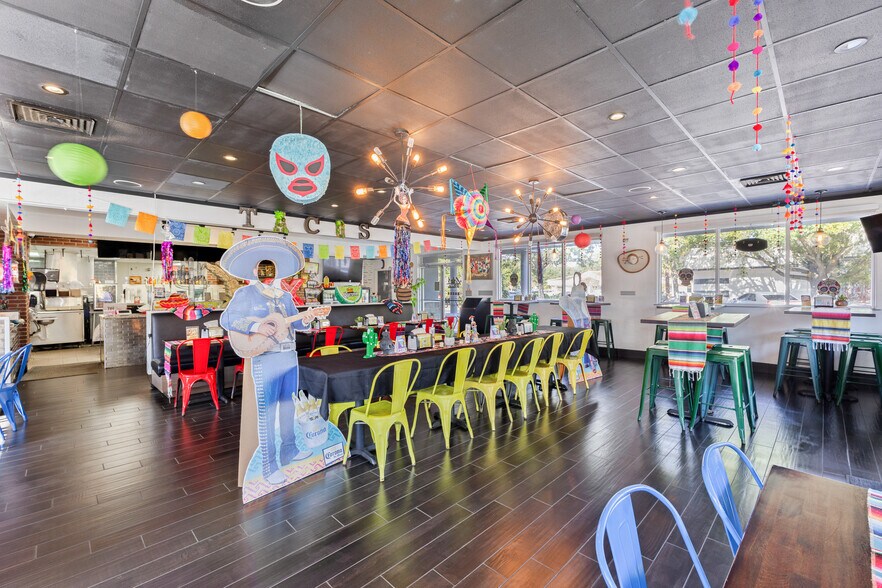More Photos Of 8841 Commodity Cir, Orlando Fast Food For Lease