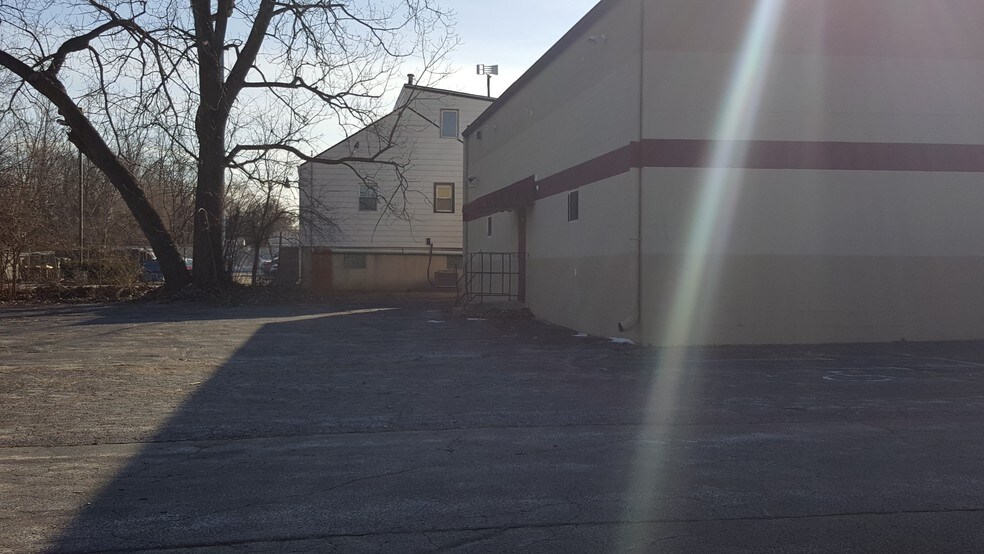 More Photos Of 7897 Taft St, Merrillville Warehouse For Lease