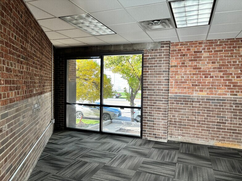 More Photos Of 221 S 400 W, Salt Lake City Freestanding For Lease