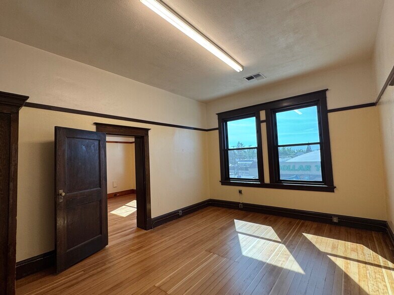More Photos Of 533 G St, Lincoln Storefront Retail Office For Lease