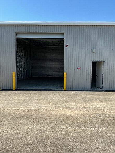 More Photos Of 19380 Webster st, Spring Hill Self Storage For Lease