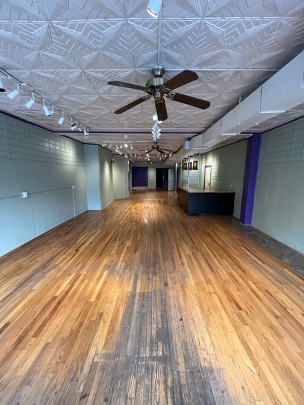 More Photos Of 721 Caroline St, Fredericksburg Storefront For Lease