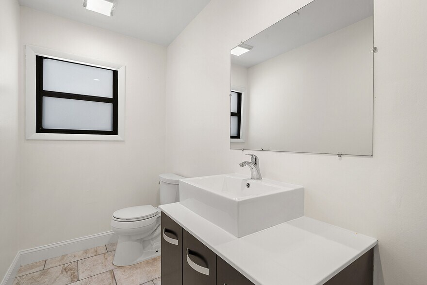 More Photos Of 112 SE 10th St, Delray Beach Office Residential For Sale