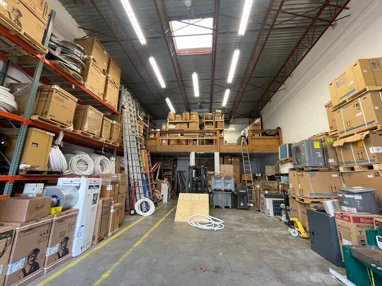 More Photos Of 1628 Kebet Way, Port Coquitlam Warehouse For Lease