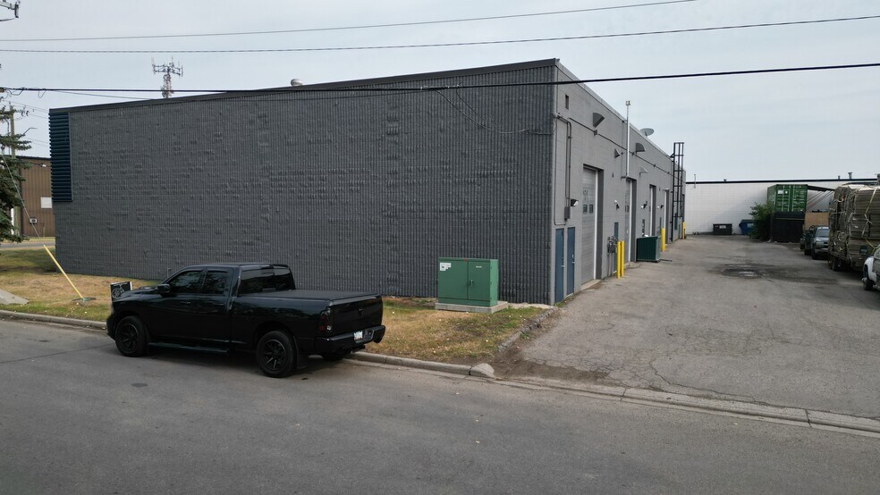 More Photos Of 4116 64 Av SE, Calgary Industrial For Sale