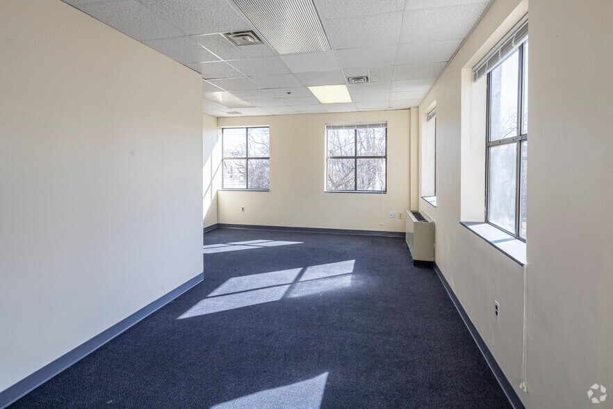 More Photos Of 8850 Richmond Hwy, Alexandria Office For Lease